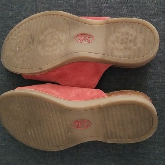 Sofft brooklyn suede sandal for women size 8M in coral. - Picture 6 of 7